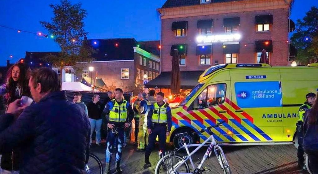 Man overlijdt tijdens Koningsnachtfeest in Zwolle: feest gaat na korte onderbreking door