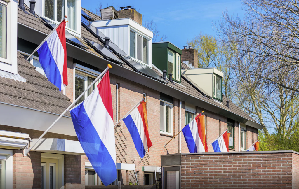 Koningsdag en de vlag: met wimpel of zonder?