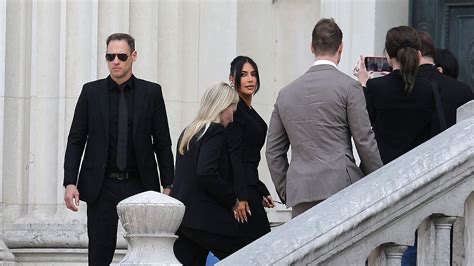 Kim Kardashian in tranen tijdens getuigenis: ‘Ik dacht dat ik zou sterven’