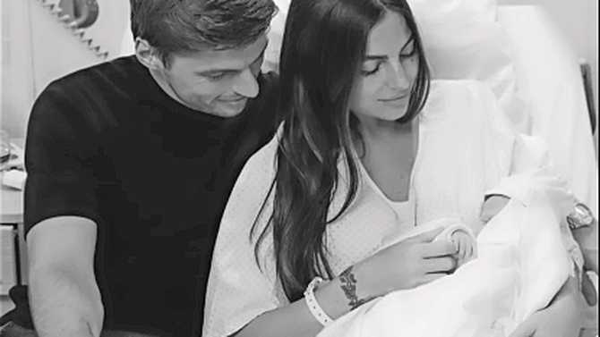 Max Verstappen en Kelly Piquet verwelkomen dochter Lily: ‘Ons grootste geschenk’