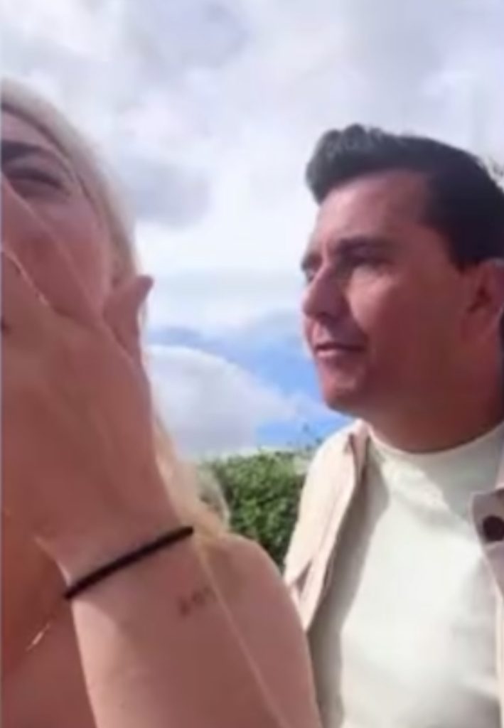 Jan Smit scheldt collega uit in virale video: grap of grensoverschrijdend?