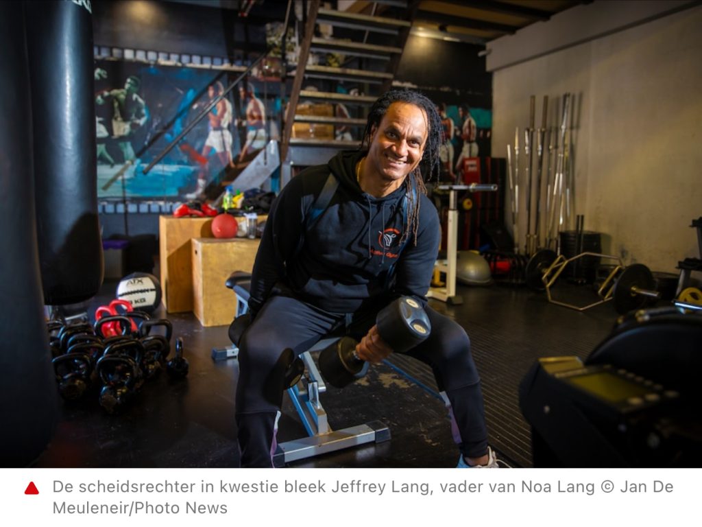 Schokkend geweld op jeugdveld: Vader Noa Lang knock-out geslagen tijdens jeugdwedstrijd in Rotterdam