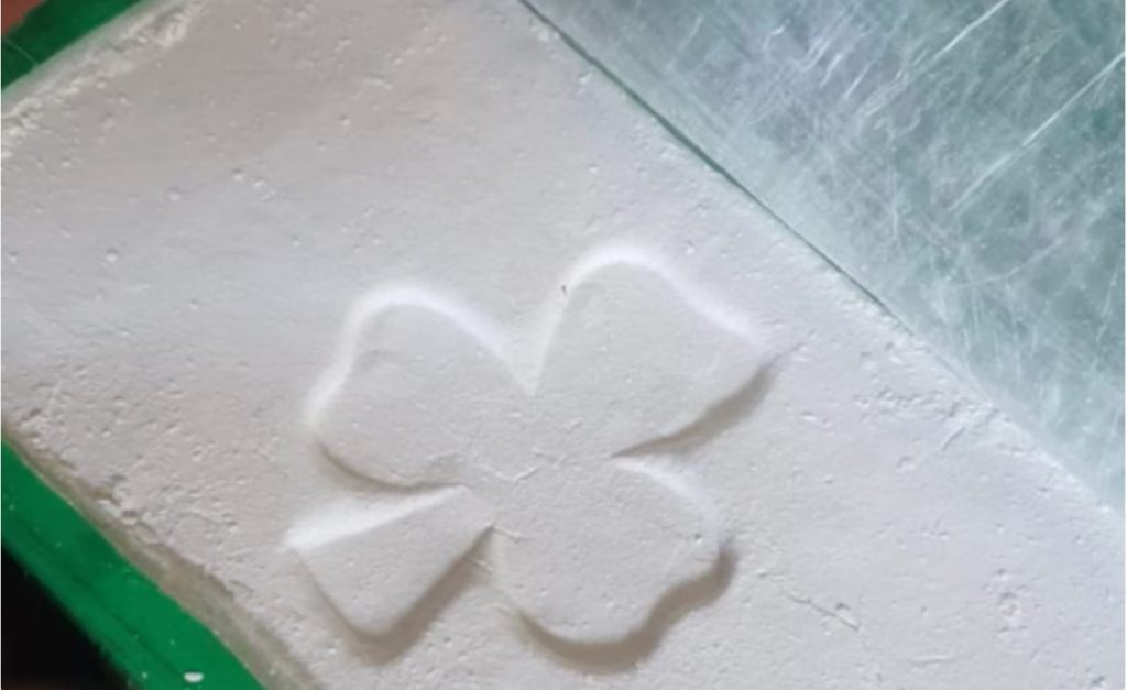 Nederlandse drugsbende voorziet Keulen van cocaïne: arrestaties en wapenvondsten