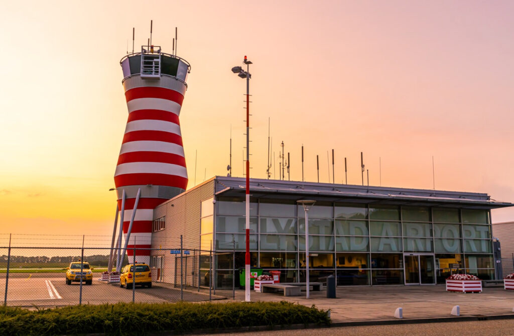 Lelystad Airport: Nieuwe Thuisbasis voor F-35’s en Vakantievluchten