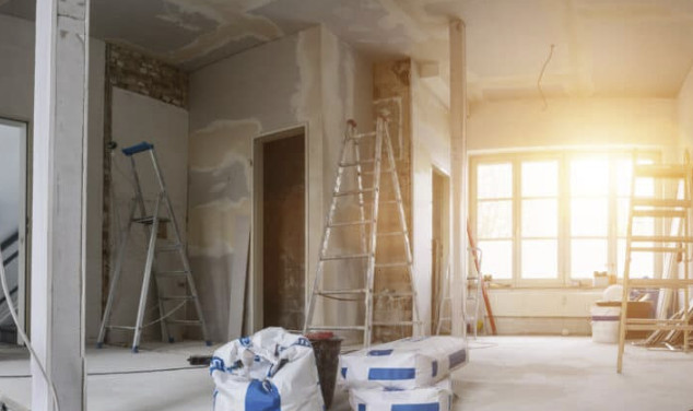 Verkoper sloopt ‘oude rommel’ uit woning – kopers eisen duizenden euro’s schadevergoeding