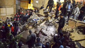 Fez instorting gebouw mensen