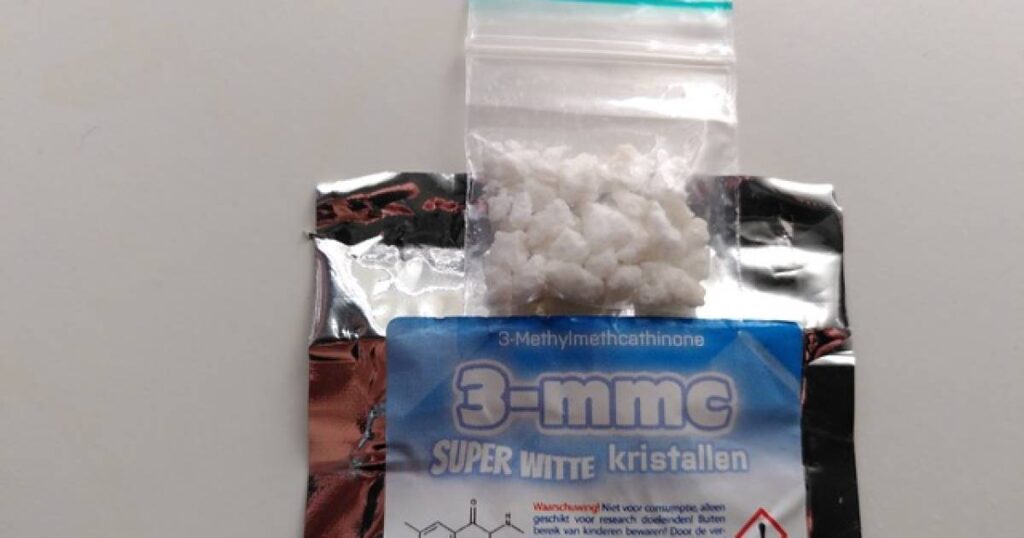 Gevaarlijke ‘Poes’ Designerdrug: Steeds Populairder, Maar Wat Zit Er Eigenlijk in?