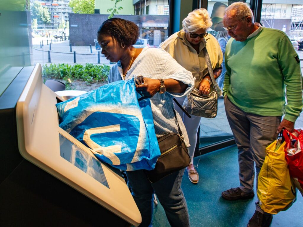 Record voor eerste statiegeldwinkel: meer dan 1 miljoen verpakkingen ingeleverd