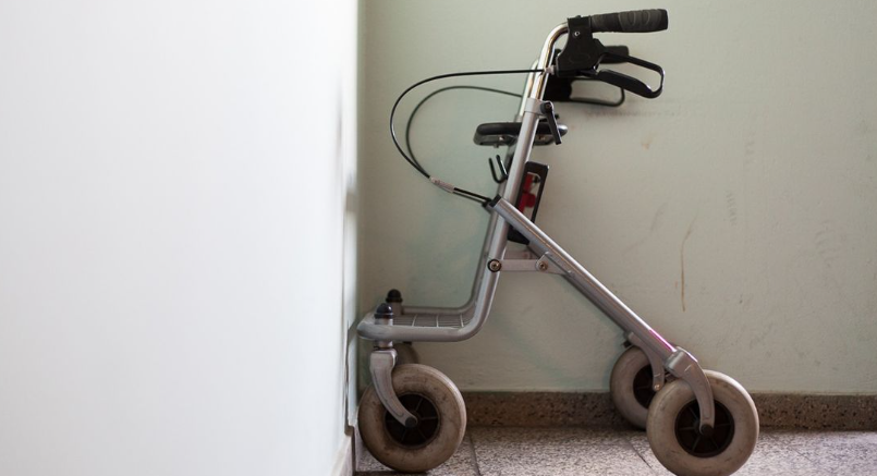 Rollator in de hal