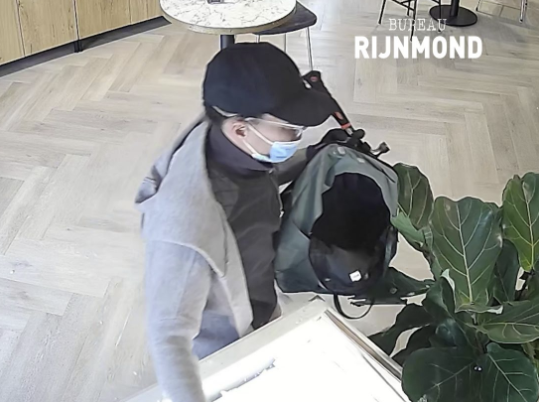 Clash in Sliedrecht: Medewerkster stopt klauwhamer-overvaller – heldendaad of levensgevaar?