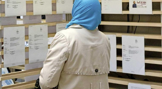 Werkloze migranten massaal aan het werk? Zo wil Nederland het aanpakken