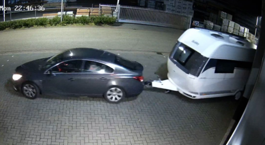 Nieuwe caravan van €30.000 gestolen: vakantie in duigen gevallen voor gezin