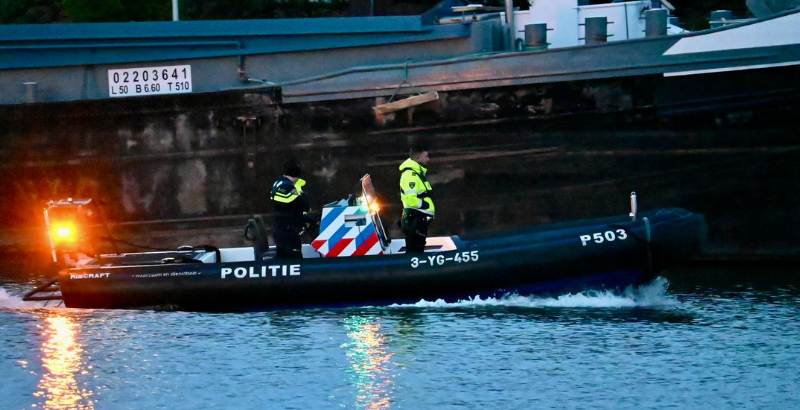 Politie op een boot