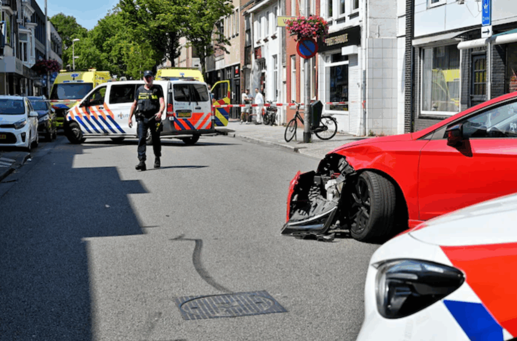 auto ongeluk in de straat