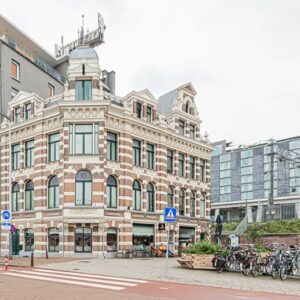 Woning aan de De Ruijterkade te Amsterdam