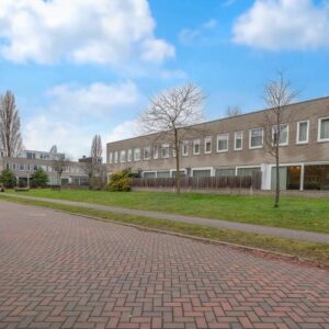 Woning aan de Eliza van Calcarstraat te Amsterdam