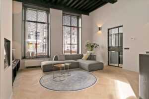 Woning aan de Oudezijds Achterburgwal te Amsterdam