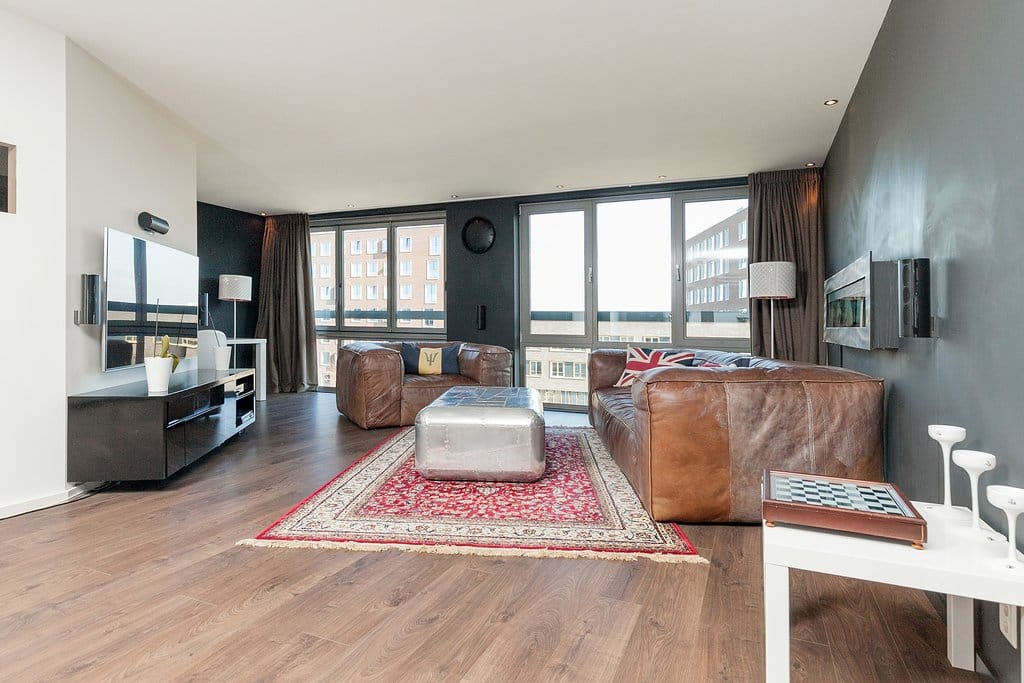 Woning aan de Pieter Oosterhuisstraat te Amsterdam