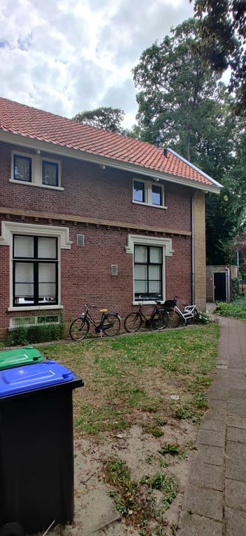 Woning aan de Van Hogenhoucklaan te Den Haag