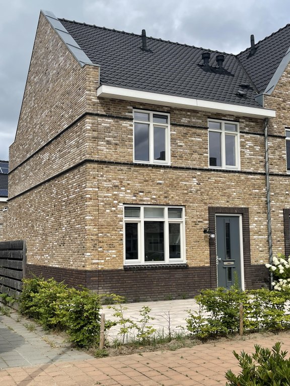 Woonhuis in Hendrik-Ido-Ambacht