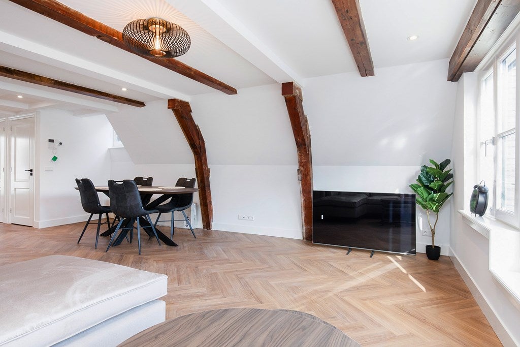 appartement Nieuwezijds Voorburgwal Amsterdam
