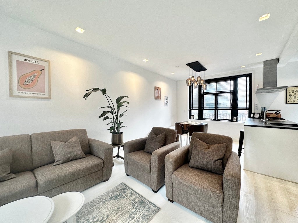 appartement Valkenburgerstraat Amsterdam