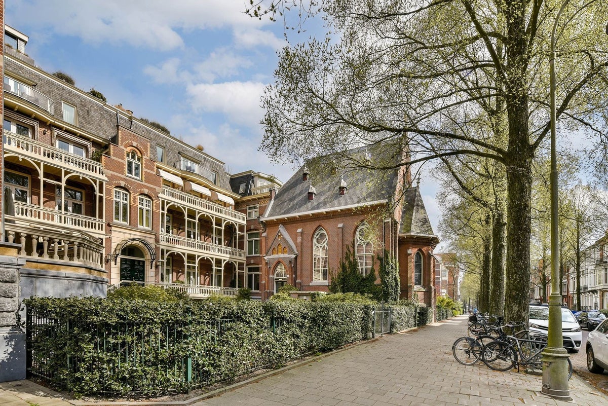 appartement Van Eeghenstraat Amsterdam